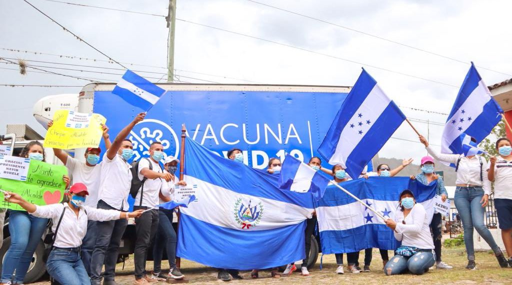 Vecinos de municipios hondureños que reciben vacunas Covid-19 donadas por El Salvador agradecidos porque salvará vidas y reactivará economía