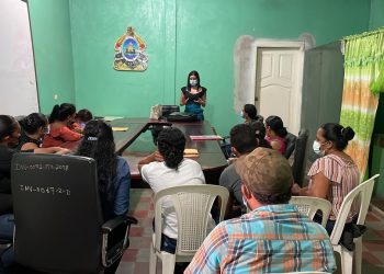 Niños y padres de familia agobiados ante reemplazo de maestros Proheco con nombramientos políticos en Olancho